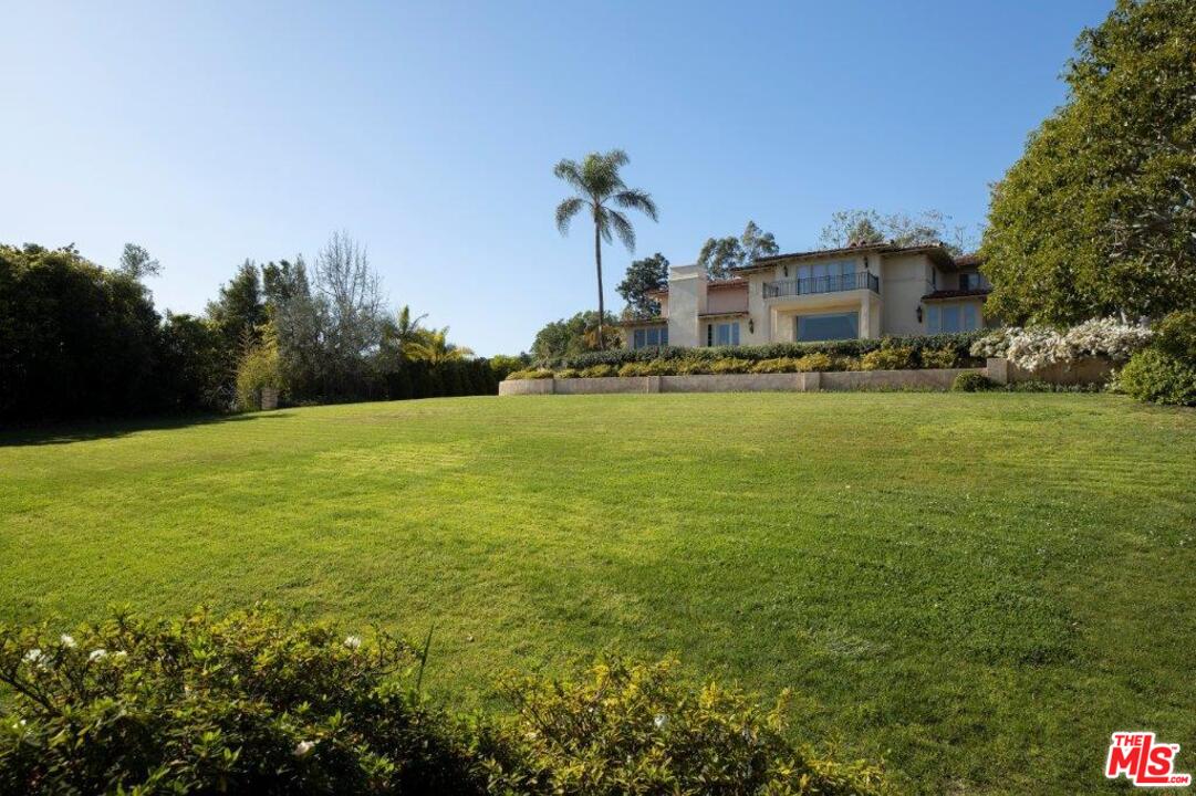 655 Funchal Road Los Angeles, CA 90077 - Photo 5 of 13