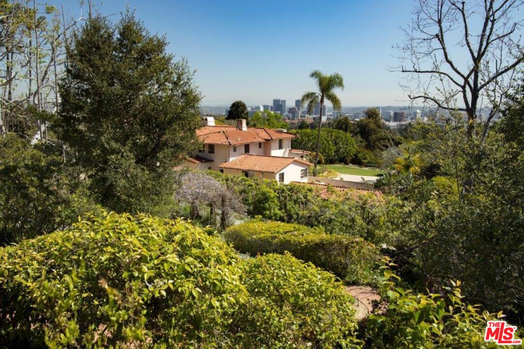 655 Funchal Road Los Angeles, CA 90077 - Photo 8 of 13