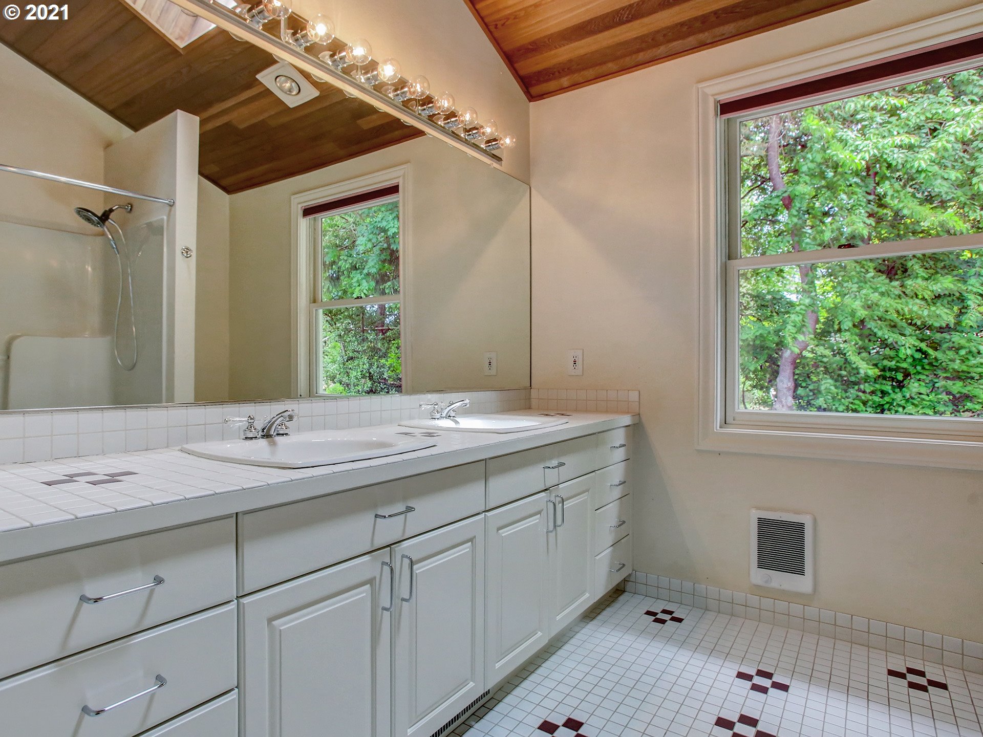4825 Southwest Hamilton Street Portland, OR 97221 - Photo 24 of 32 Gallery Image 24