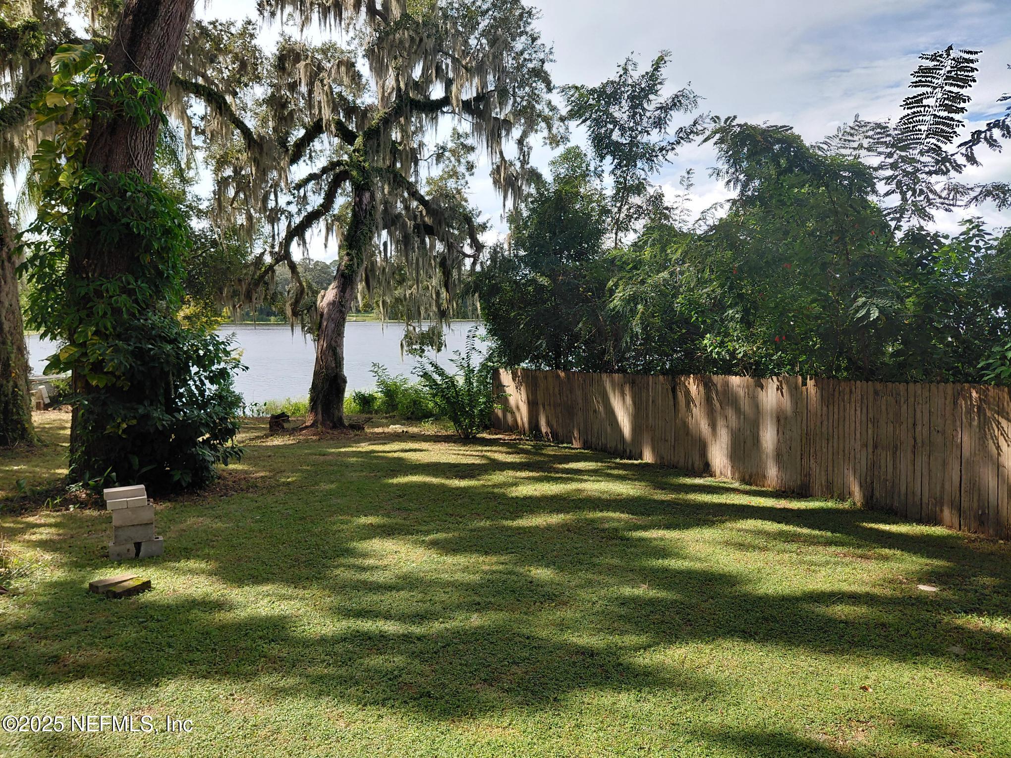 232 South Main Street Crescent City, FL 32112 - Photo 3 of 24 a view of a park