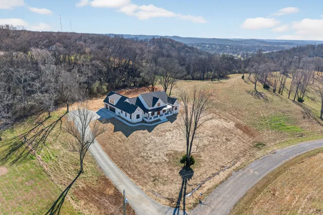$974,900 | 3019 Valley Creek Road, Culleoka, TN 38451