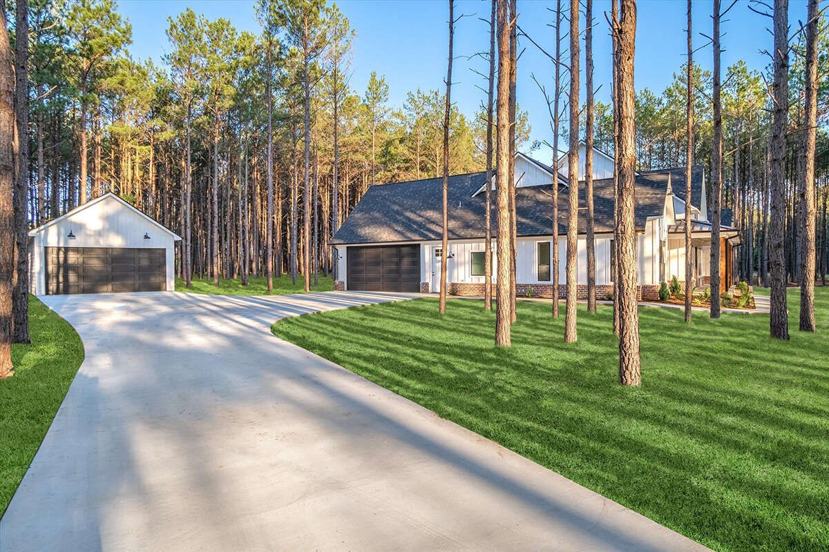 0 Valley Creek Road Culleoka, TN 38451 - Photo 9 of 28 a backyard of a house with lots of green space and fountain