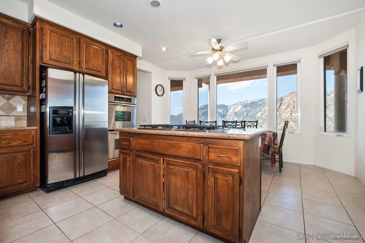 15558 Creek Hills Road El Cajon, CA 92021 - Photo 4 of 30 Gallery Image 4