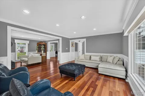 $999,900 | 1609 Featherstone Drive, Town and Country, MO 63131