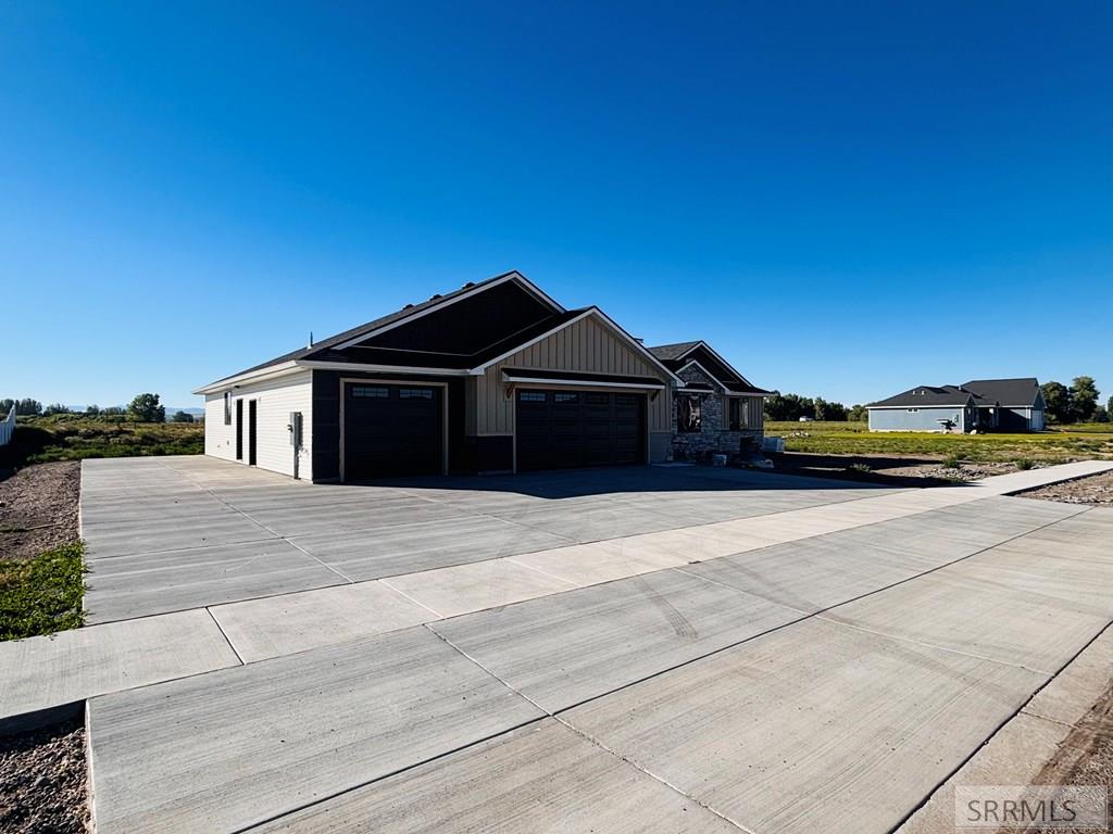 1126 Castle Pines Road Rexburg, ID 83440 - Photo 3 of 12