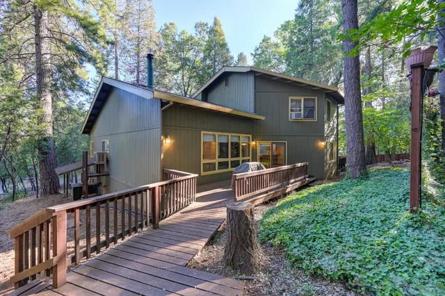 $650,000 | 4560 Wandering Way, Camino, CA 95709