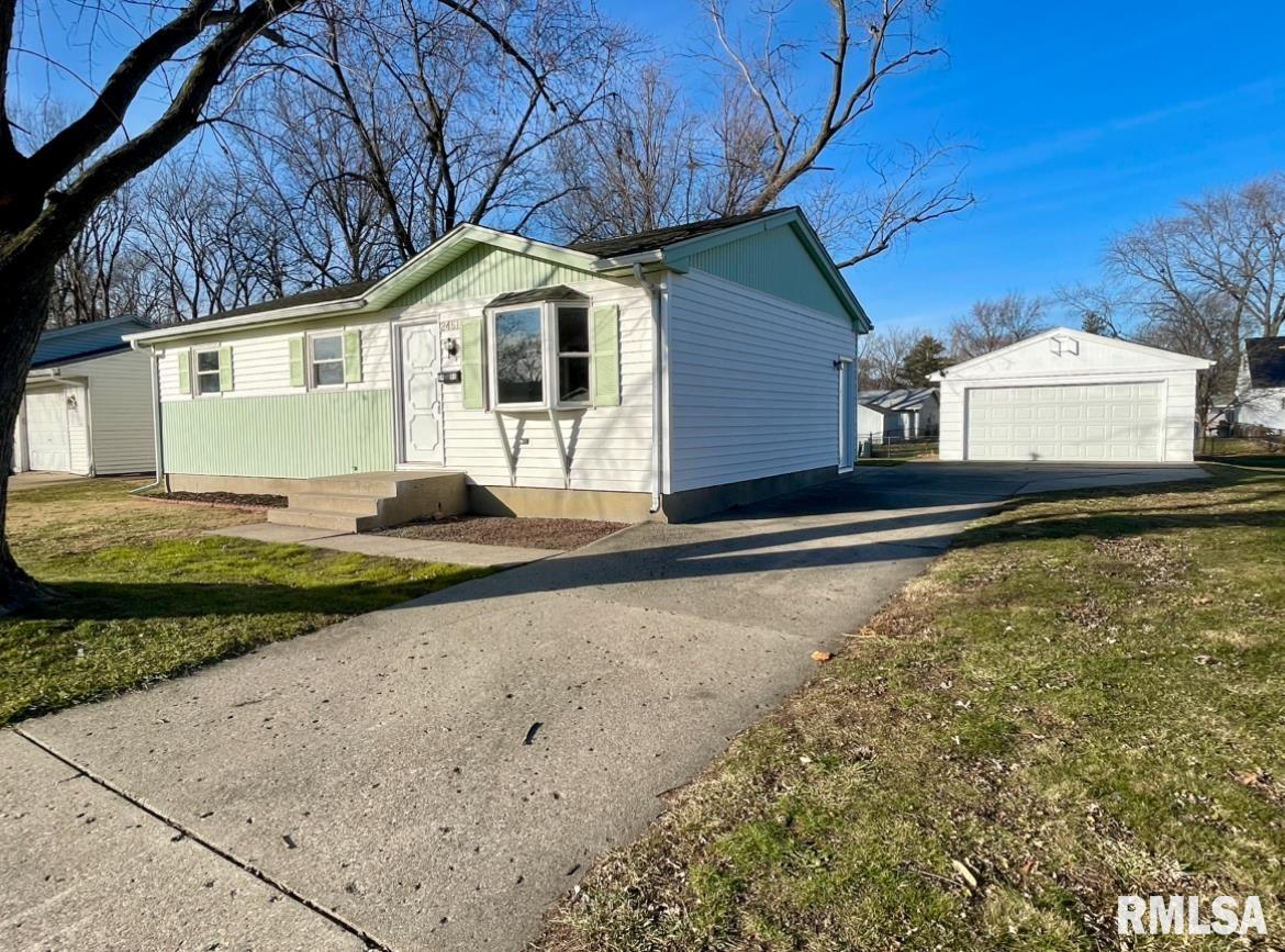 2461 East Griffiths Avenue Springfield, IL 62702 - Photo 1 of 16 Gallery Image 1