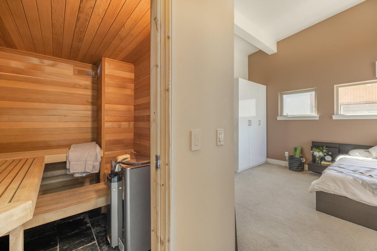 61274 Blakely Road Bend, OR 97702 - Photo 13 of 32 5H2A0615-HDR