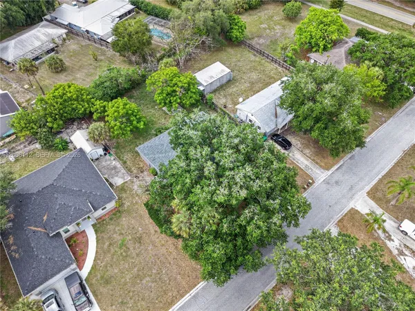 $299,900 | 4030 School Circle, LaBelle, FL 33935