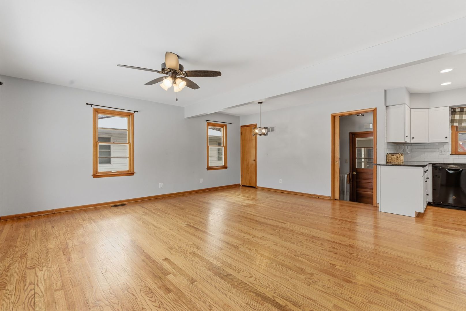 311 Crescent Drive Sycamore, IL 60178 - Photo 6 of 22