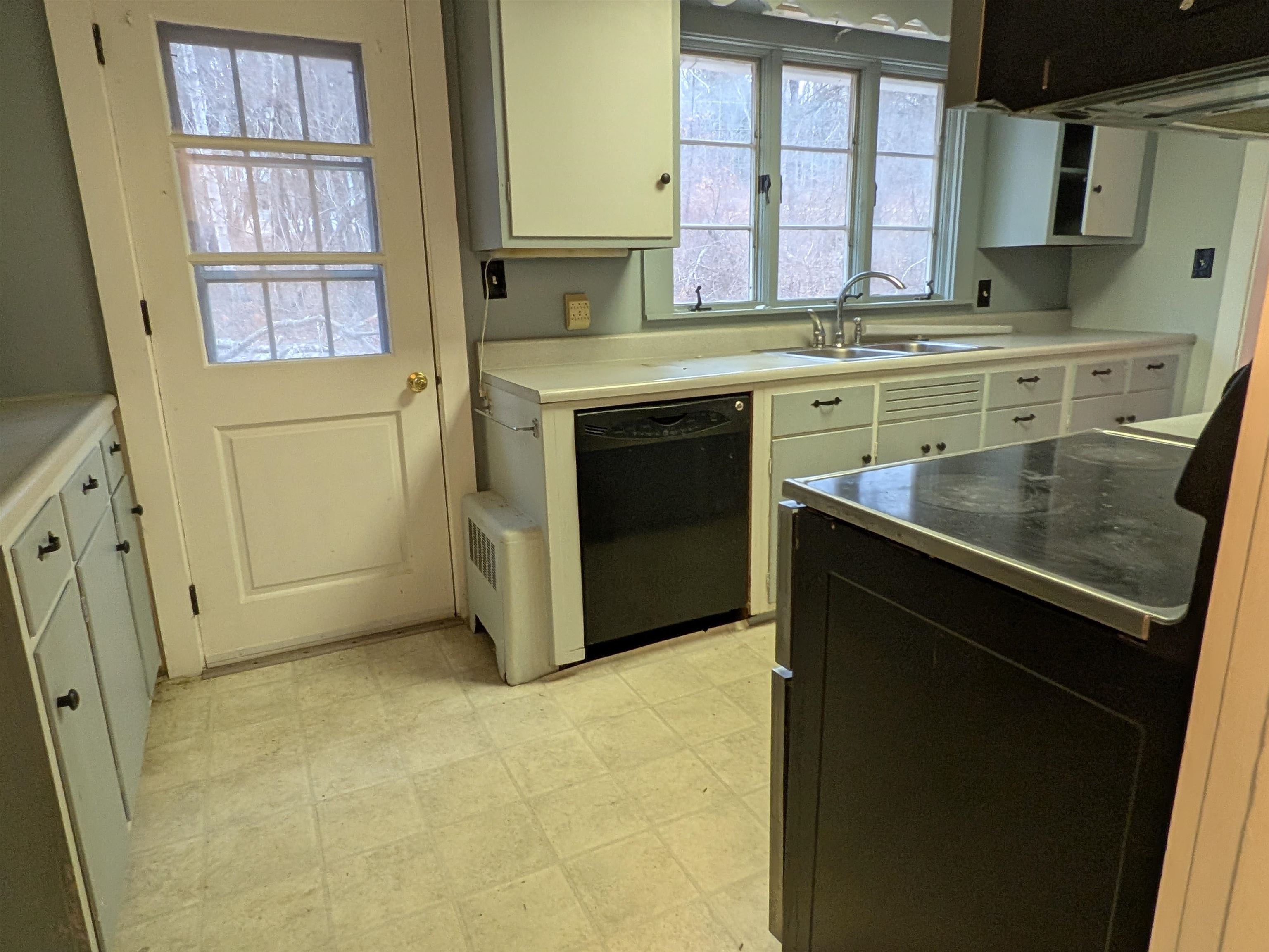 105 Highway 25 Meredith, NH 03253 - Photo 8 of 25