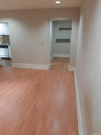 $2,400 | 1 Hillside Avenue, Unit 1A, Great Neck, NY 11021