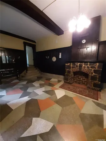 $2,400 | 1 Hillside Avenue, Unit 1A, Great Neck, NY 11021