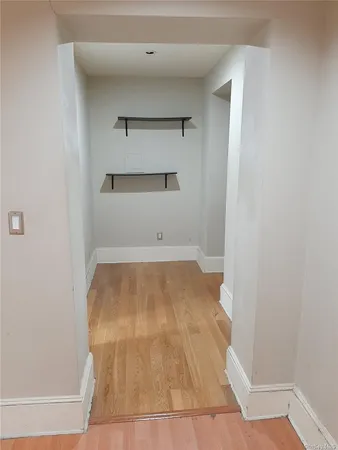 $2,400 | 1 Hillside Avenue, Unit 1A, Great Neck, NY 11021