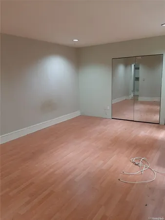 $2,400 | 1 Hillside Avenue, Unit 1A, Great Neck, NY 11021
