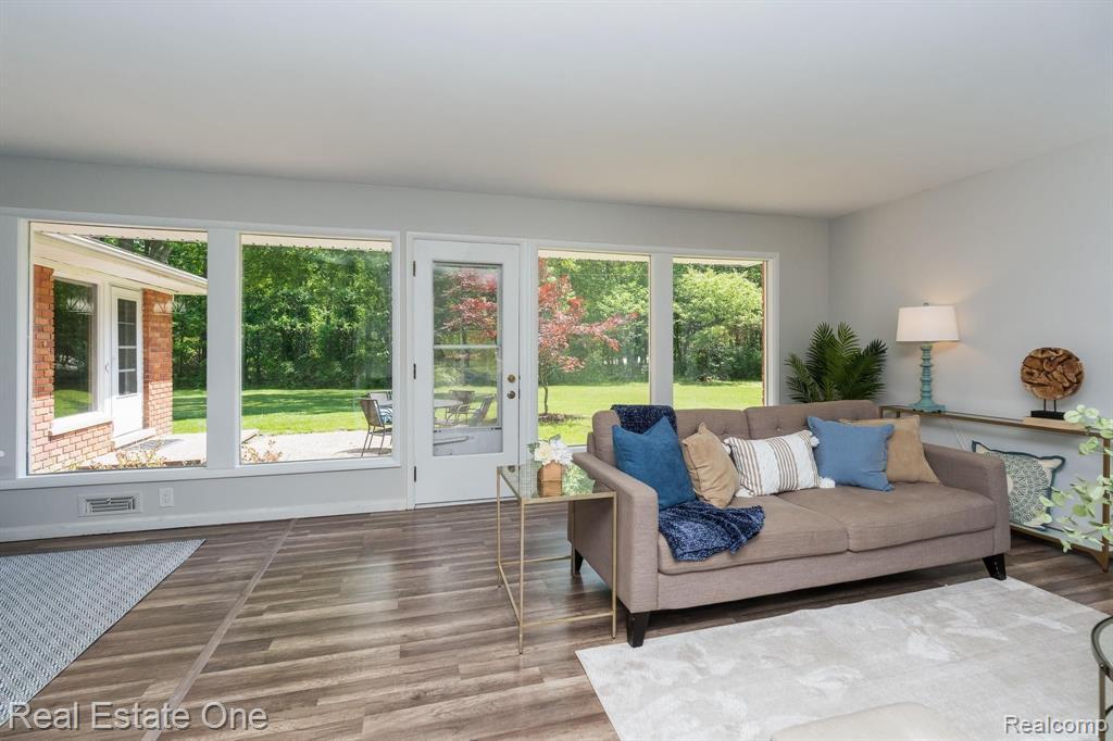 6356 Blue Beech Road Rochester Hills, MI 48306 - Photo 8 of 43