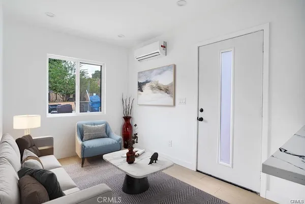 $1,800 | 11442 Kamloops Place, Sylmar, CA 91342