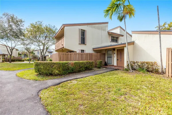 $2,600 | 11522 Southwest 109th Road, Unit 36W, Miami, FL 33176