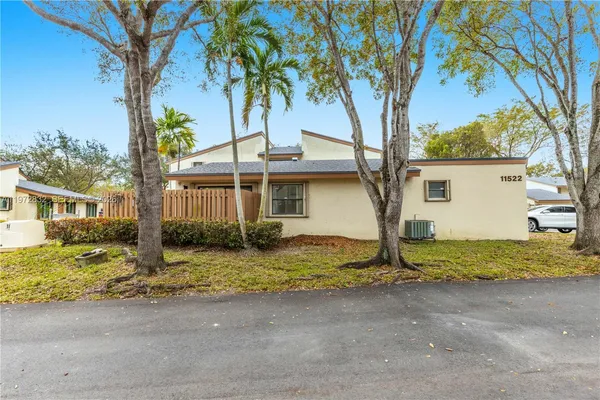 $2,600 | 11522 Southwest 109th Road, Unit 36W, Miami, FL 33176