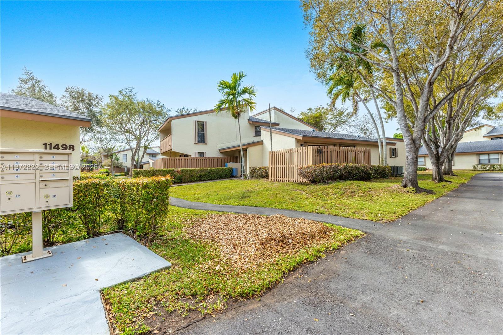 11522 Southwest 109th Road, Unit 36W Miami, FL 33176 - Photo 5 of 32