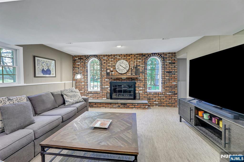 598 Whitenack Road River Vale, NJ 07675 - Photo 7 of 41