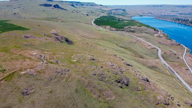 $779,000 | 8 Old Highland Orch Road, Bridgeport, WA 98813