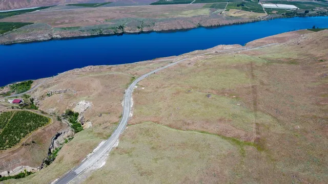 $779,000 | 8 Old Highland Orch Road, Bridgeport, WA 98813