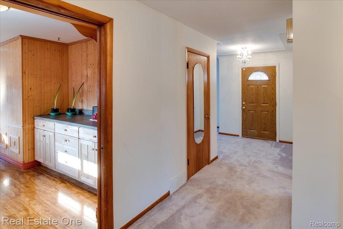 1730 Morley Avenue Rochester, MI 48307 - Photo 5 of 41 Front Entry , and abundance of closet and storage space