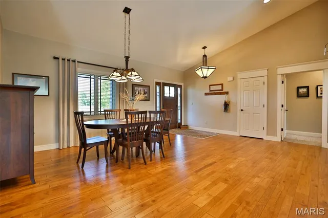 $899,900 | 1019 Bermuda Drive, Edwardsville, IL 62025