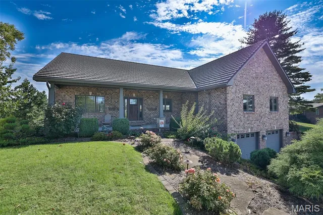 $899,900 | 1019 Bermuda Drive, Edwardsville, IL 62025