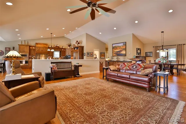 $899,900 | 1019 Bermuda Drive, Edwardsville, IL 62025