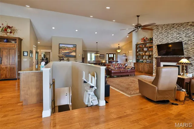 $899,900 | 1019 Bermuda Drive, Edwardsville, IL 62025