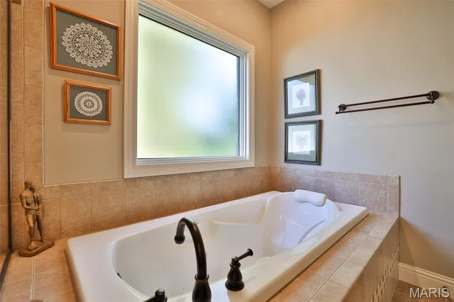 $899,900 | 1019 Bermuda Drive, Edwardsville, IL 62025