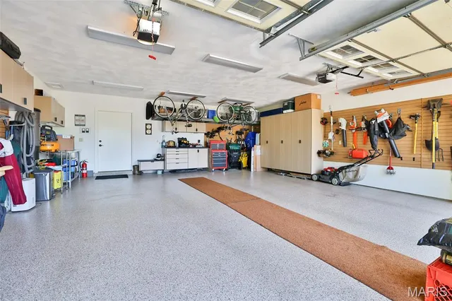 $899,900 | 1019 Bermuda Drive, Edwardsville, IL 62025