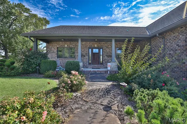 $899,900 | 1019 Bermuda Drive, Edwardsville, IL 62025