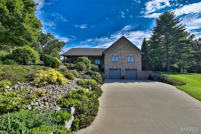 $899,900 | 1019 Bermuda Drive, Edwardsville, IL 62025