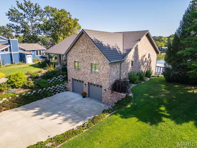 $899,900 | 1019 Bermuda Drive, Edwardsville, IL 62025