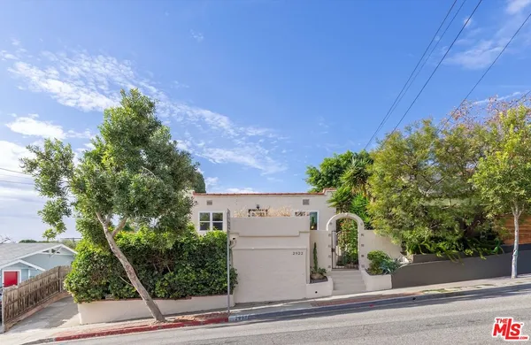 $2,035,888 | 2922 Highland Avenue, Santa Monica, CA 90405