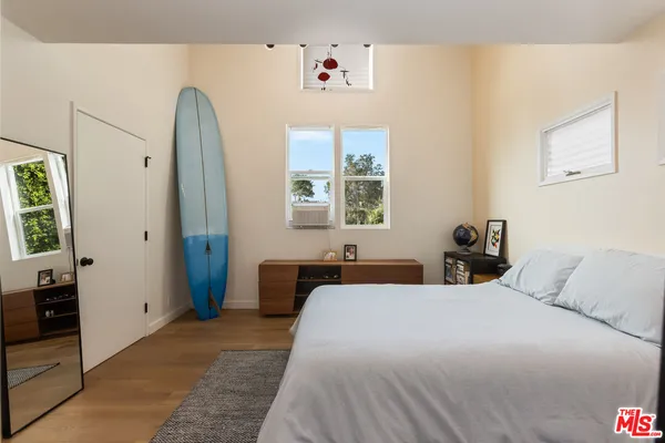 $2,035,888 | 2922 Highland Avenue, Santa Monica, CA 90405