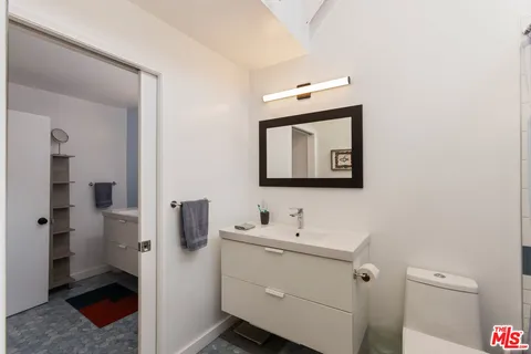 $2,150,000 | 2922 Highland Avenue, Santa Monica, CA 90405