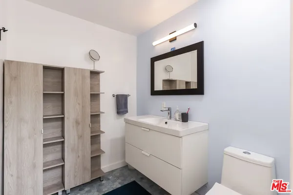 $2,035,888 | 2922 Highland Avenue, Santa Monica, CA 90405