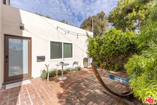 $2,035,888 | 2922 Highland Avenue, Santa Monica, CA 90405