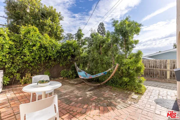 $2,035,888 | 2922 Highland Avenue, Santa Monica, CA 90405
