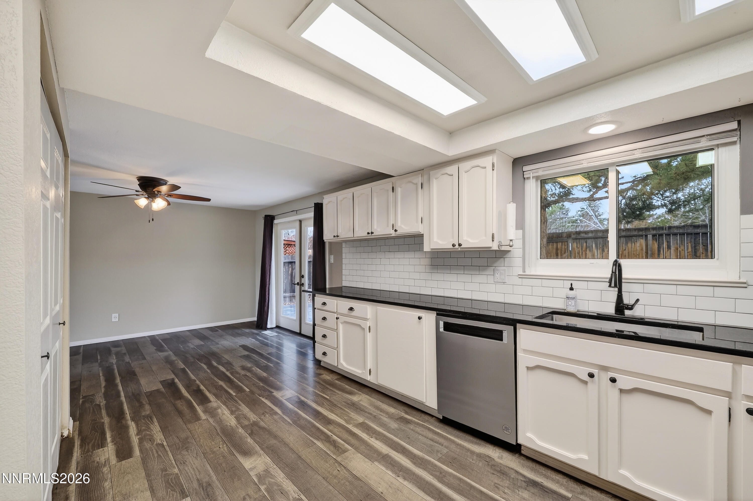 8211 Dixon Lane Reno, NV 89511 - Photo 13 of 41 Dixon-15