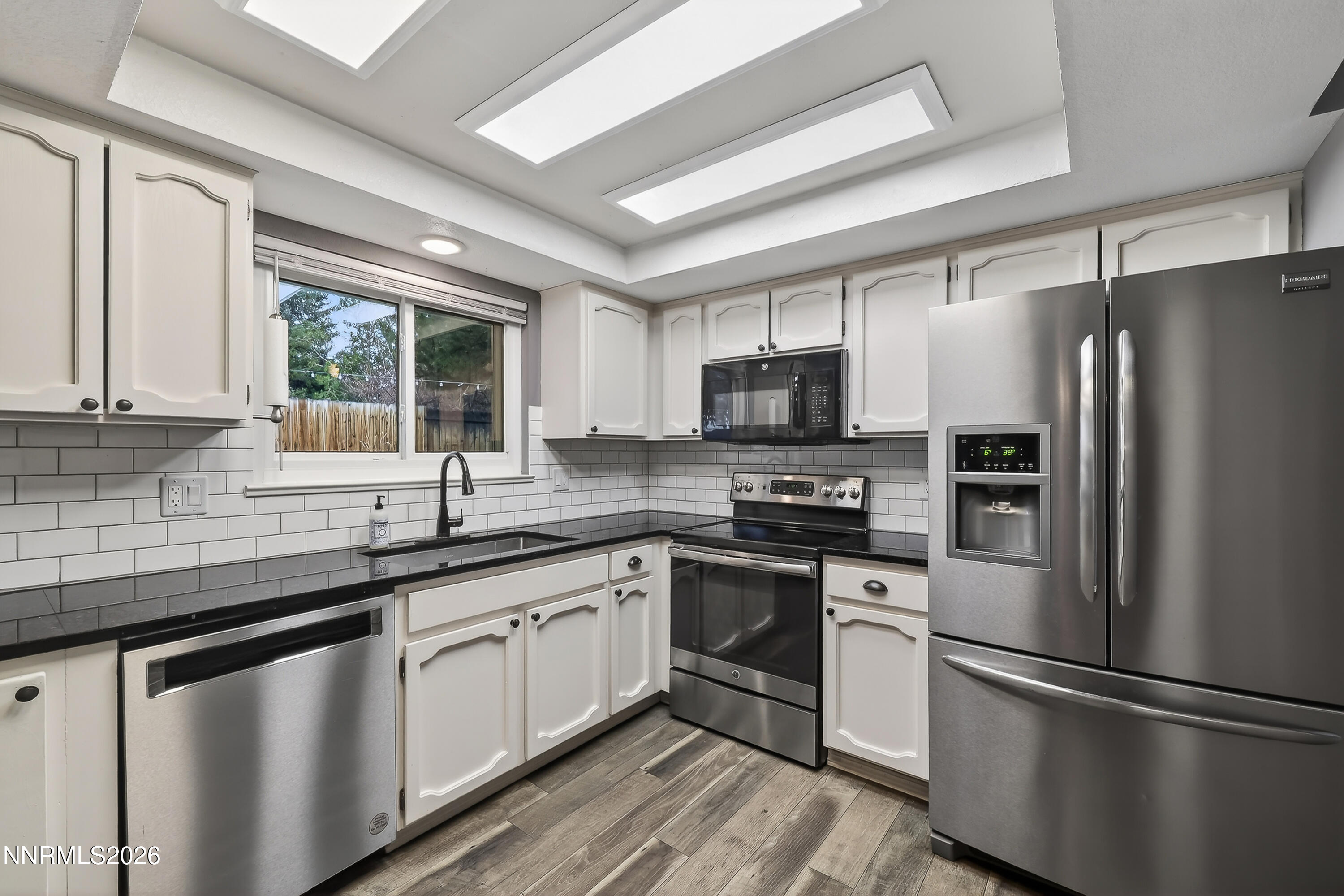 8211 Dixon Lane Reno, NV 89511 - Photo 14 of 41 Dixon-16