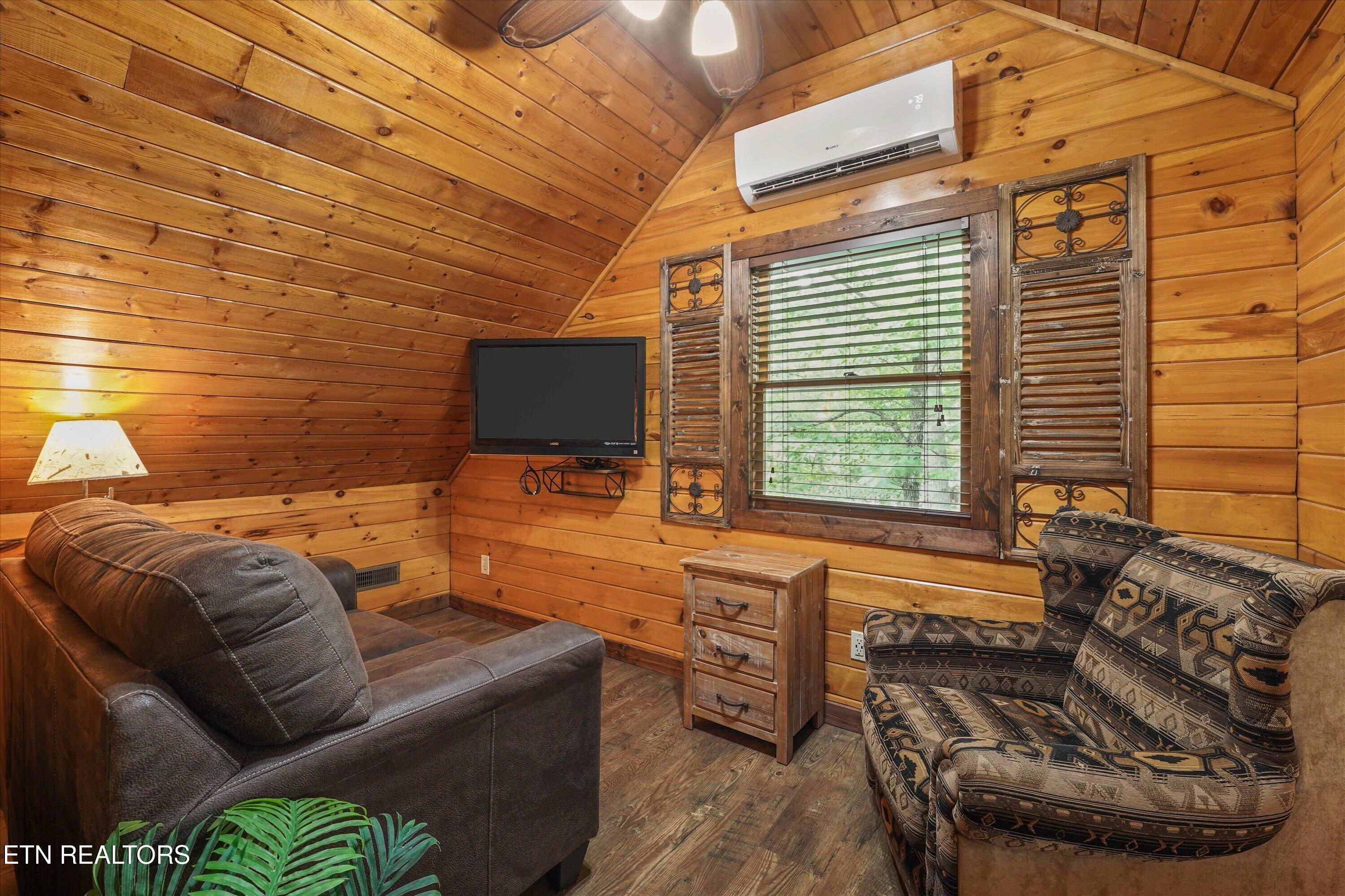 2308 Hidden Mountain Road Sevierville, TN 37876 - Photo 29 of 53 Loft Bedroom 3