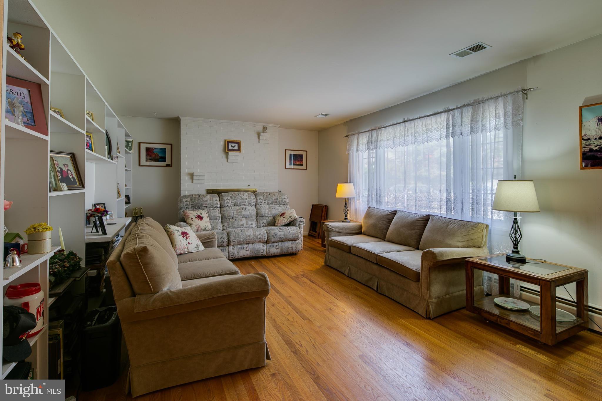9917 Frederick Road Ellicott City, MD 21042 - Photo 4 of 28 Living Room