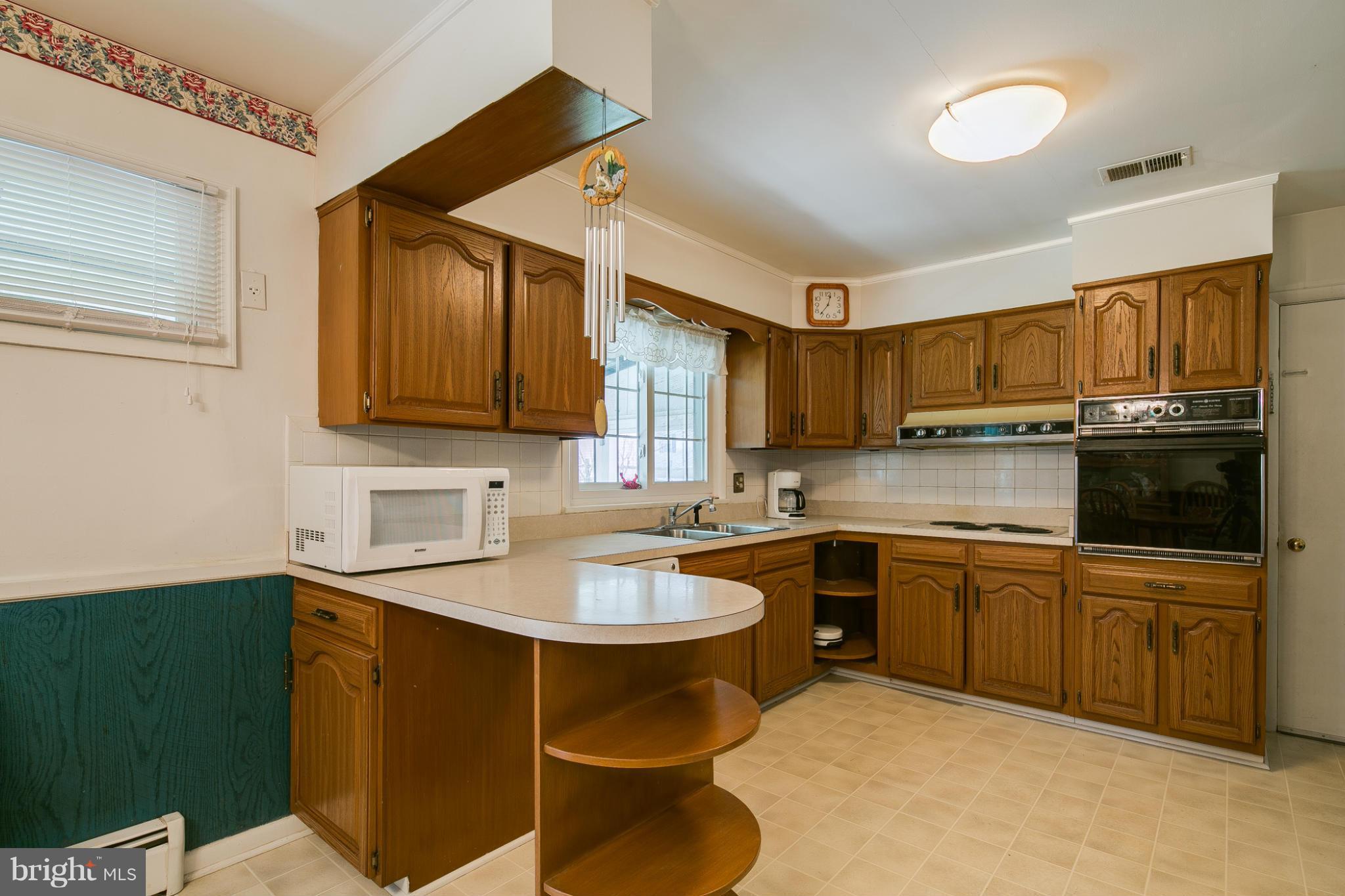 9917 Frederick Road Ellicott City, MD 21042 - Photo 6 of 28 Kitchen