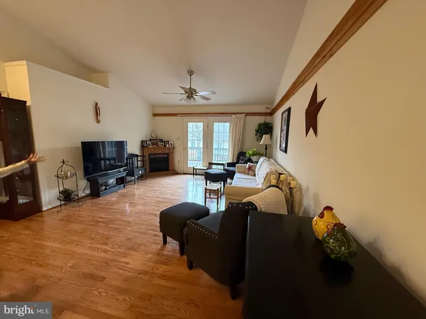 $2,000 | 12 Portsmouth Road, Front Royal, VA 22630