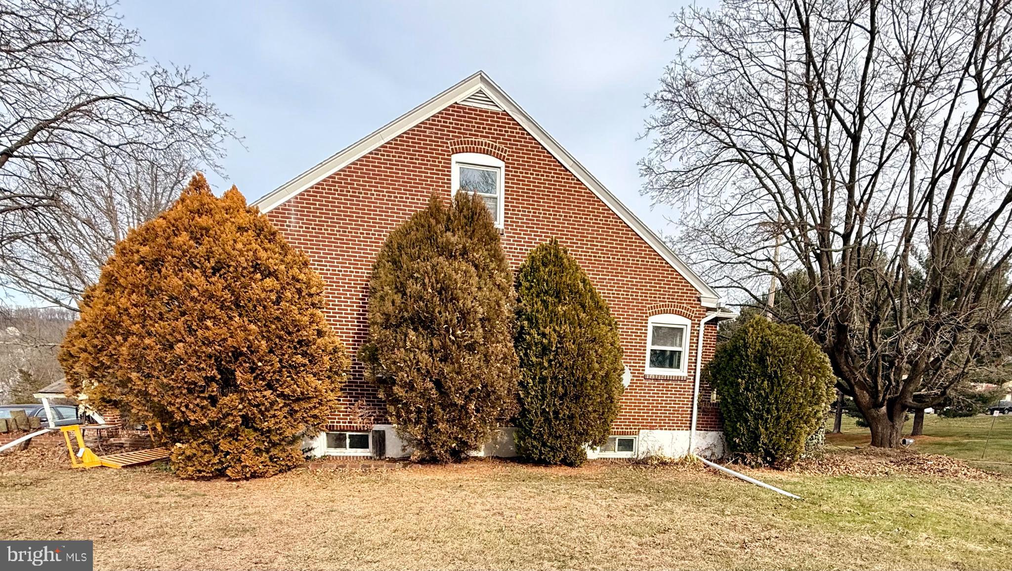 1185 Kepler Road Pottstown, PA 19464 - Photo 2 of 10 Side of home